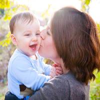 Pixwords Obraz z matka, chłopiec, dziecko, miłość, pocałunek, szczęśliwy, twarz Aviahuismanphotography - Dreamstime