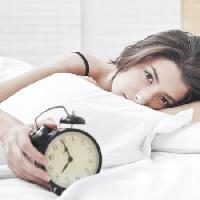 Pixwords Obraz z zegar, kobieta, łóżko, alarm Pavalache Stelian - Dreamstime