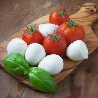 Pixwords Obraz z jedzenie, pomidory, zielony, warzywa, ser, biały Unknown1861 - Dreamstime