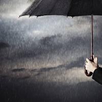 Pixwords Obraz z deszcz, parasol, krople, ręcznie Arman Zhenikeyev - Dreamstime